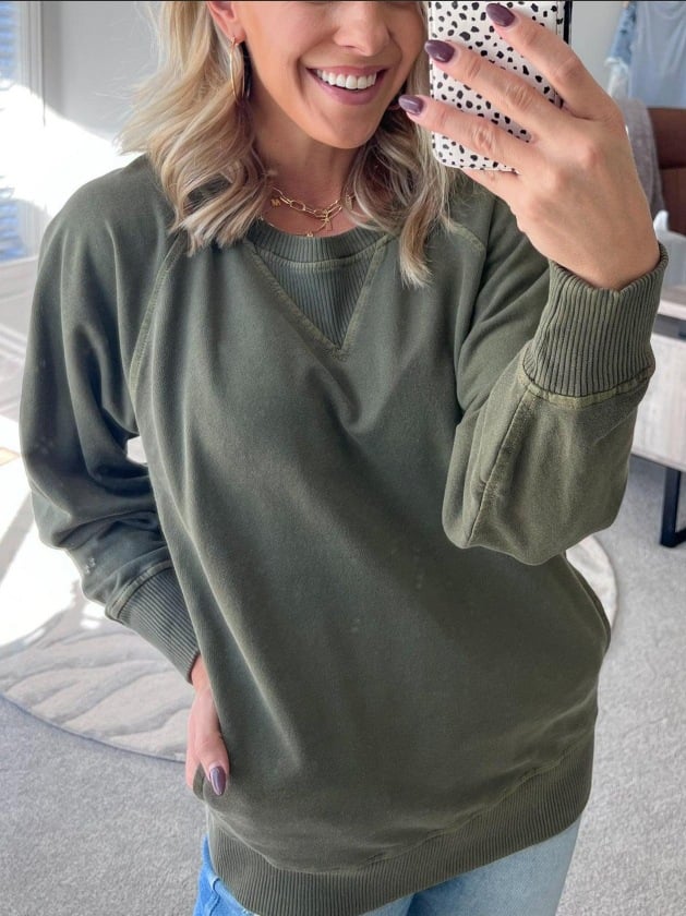 Ember | Chic Sweater with Ribbed Pockets for Women